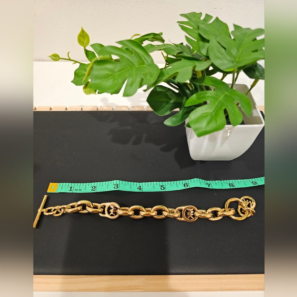 NWOT Michael Kors Gold Chain Bracelet - Picture 3 of 3